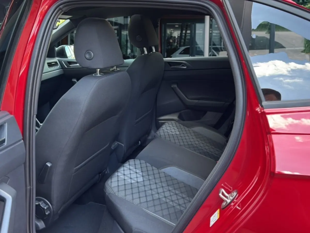 1.5 TS DSG R-LINE BLACK STYLE PANO-DAK/CAMERA/ACC/CLIMA/STOELVERW/CARPLAY