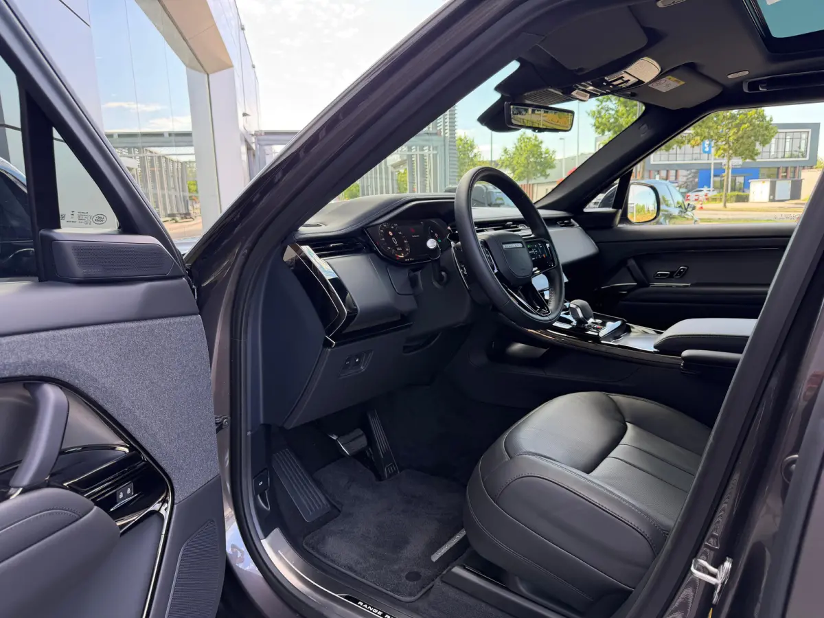 P460e Dynamic SE | Satin wrap | Head-up | 23 Inch | Meridian 3D | Black pack | Stoelkoeling | Lederen dashboard