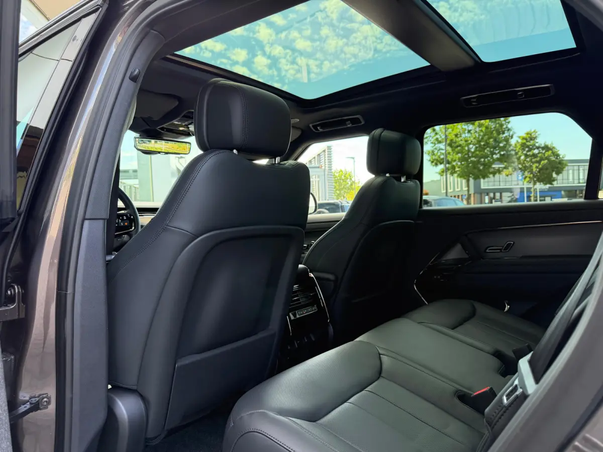 P460e Dynamic SE | Satin wrap | Head-up | 23 Inch | Meridian 3D | Black pack | Stoelkoeling | Lederen dashboard