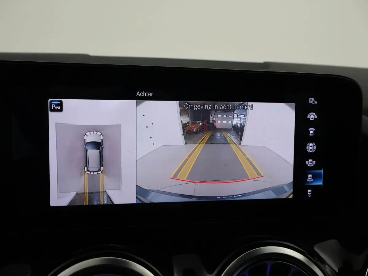 250e PREMIUM + SFEERVERLICHTING | ADAPTIVE CRUISE | 360 CAMERA | 18 INCH | WIDESCREEN