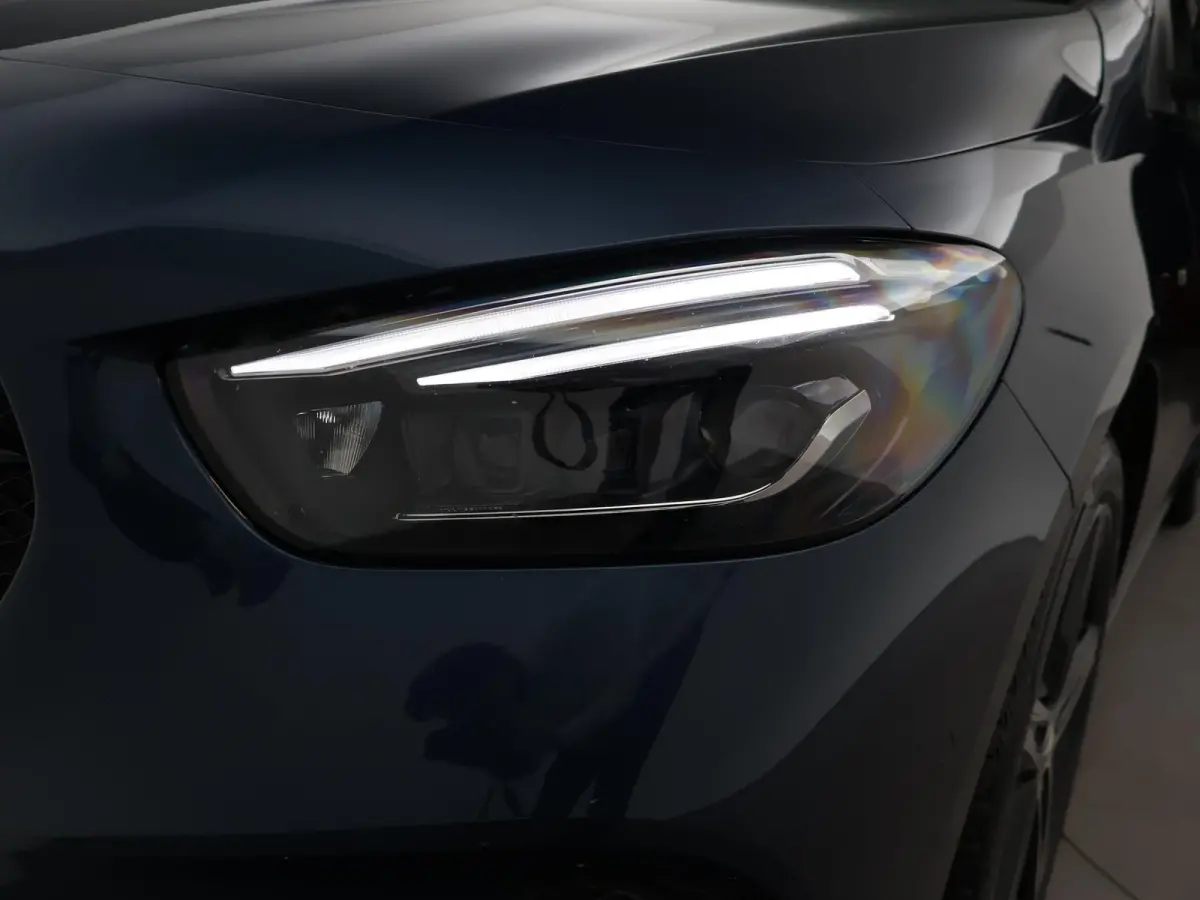 250e PREMIUM + SFEERVERLICHTING | ADAPTIVE CRUISE | 360 CAMERA | 18 INCH | WIDESCREEN