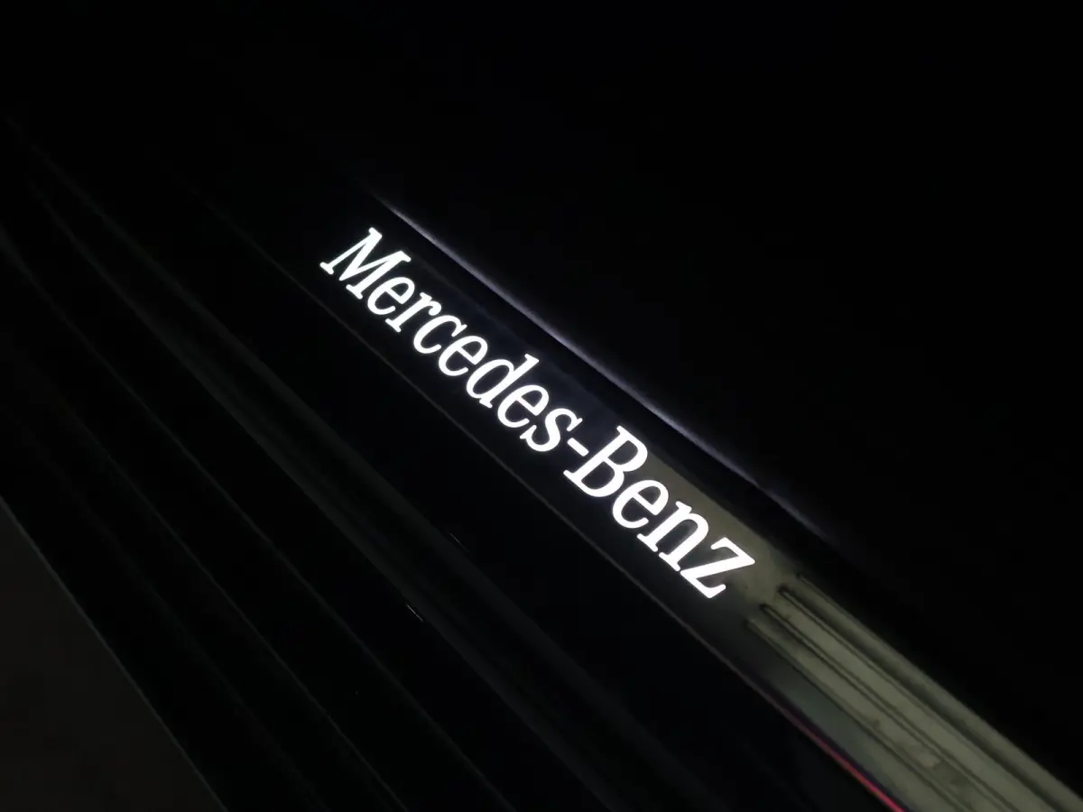 250e PREMIUM + SFEERVERLICHTING | ADAPTIVE CRUISE | 360 CAMERA | 18 INCH | WIDESCREEN