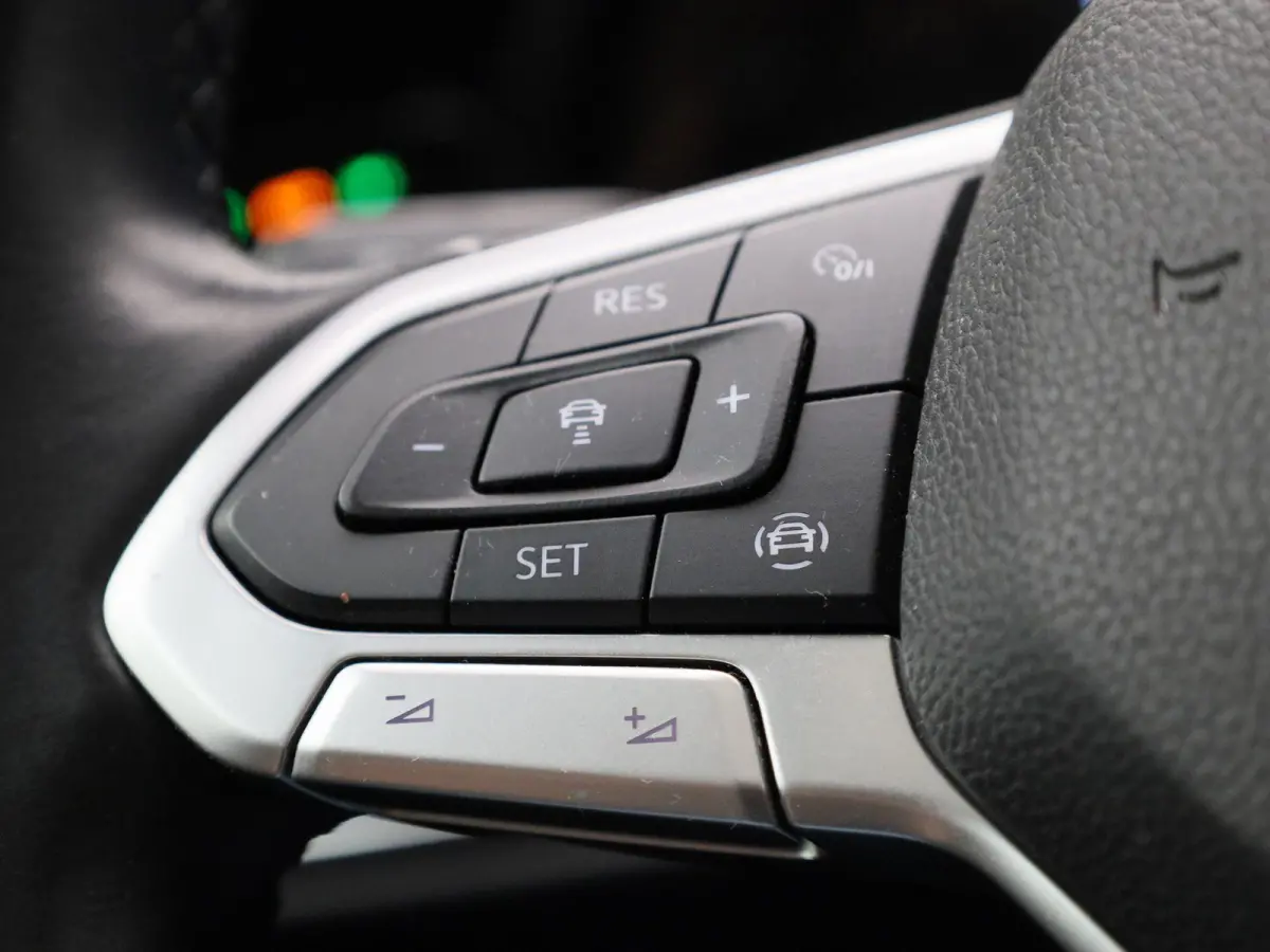 1.5 eTSI R-Line ADAPTIVE CRUISECONTROL | NAVI FULL MAP | VIRTUEEL COCKPIT | 12 MAANDEN BOVAG GARANTIE