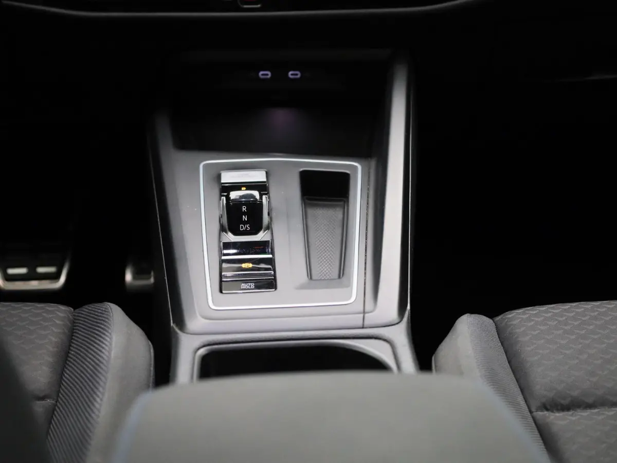 1.5 eTSI R-Line ADAPTIVE CRUISECONTROL | NAVI FULL MAP | VIRTUEEL COCKPIT | 12 MAANDEN BOVAG GARANTIE