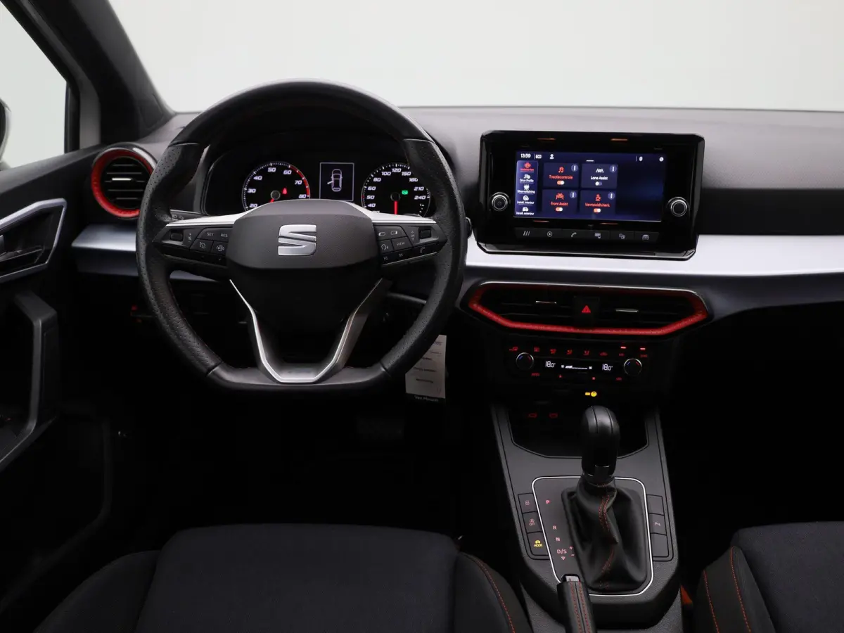 1.0 EcoTSI FR | DEMO | AUTOMAAT | APPLE CARPLAY - ANDROID AUTO | BEATS AUDIO | CLIMATE CONTROL | CRUISE CONTROL | PARKEERSENSOREN | LED | LICHTMETALEN VELGEN |