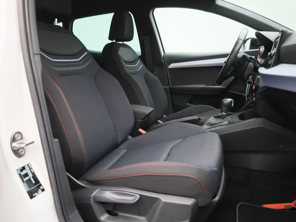1.0 EcoTSI FR | DEMO | AUTOMAAT | APPLE CARPLAY - ANDROID AUTO | BEATS AUDIO | CLIMATE CONTROL | CRUISE CONTROL | PARKEERSENSOREN | LED | LICHTMETALEN VELGEN |
