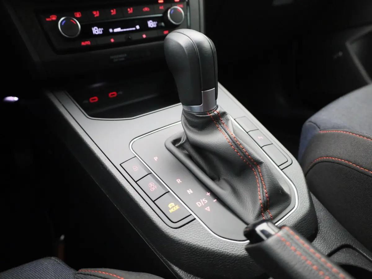 1.0 EcoTSI FR | DEMO | AUTOMAAT | APPLE CARPLAY - ANDROID AUTO | BEATS AUDIO | CLIMATE CONTROL | CRUISE CONTROL | PARKEERSENSOREN | LED | LICHTMETALEN VELGEN |