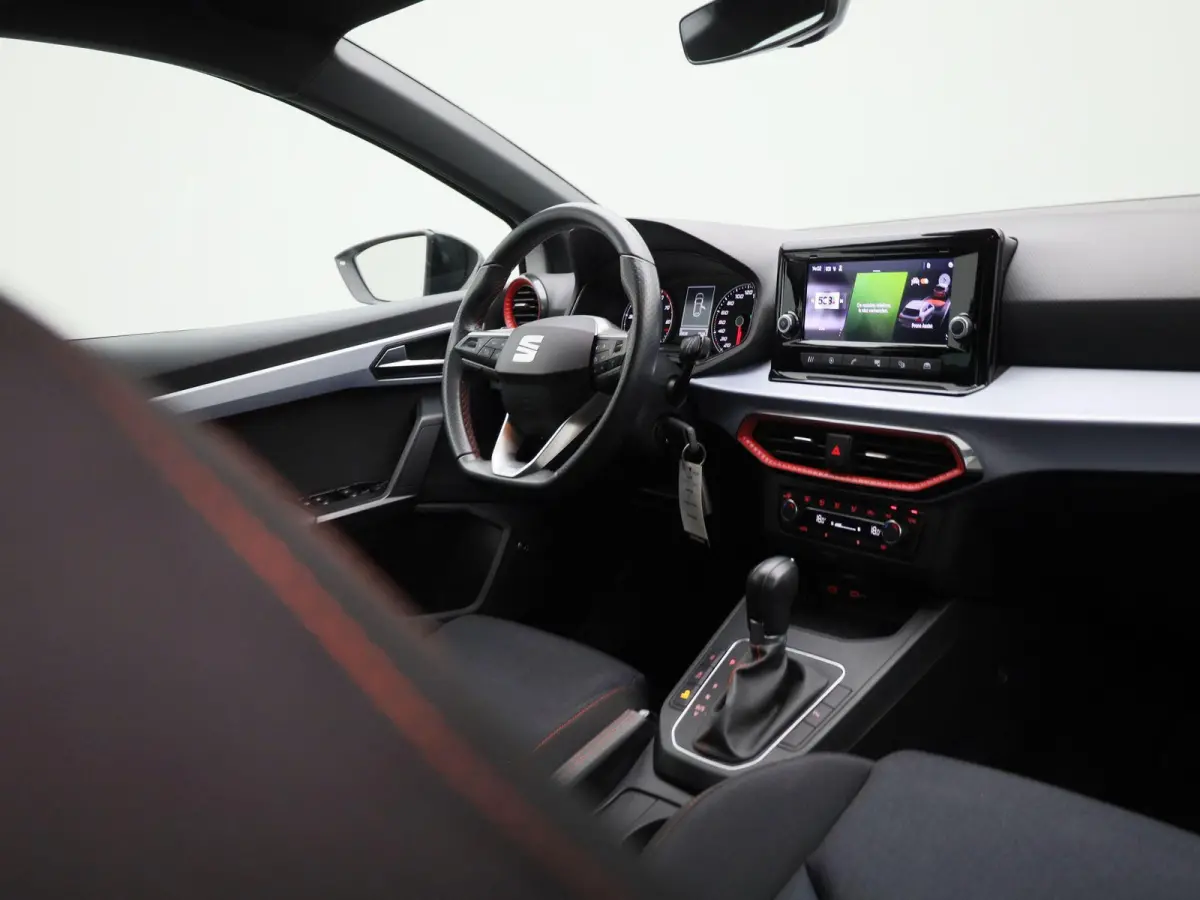 1.0 EcoTSI FR | DEMO | AUTOMAAT | APPLE CARPLAY - ANDROID AUTO | BEATS AUDIO | CLIMATE CONTROL | CRUISE CONTROL | PARKEERSENSOREN | LED | LICHTMETALEN VELGEN |