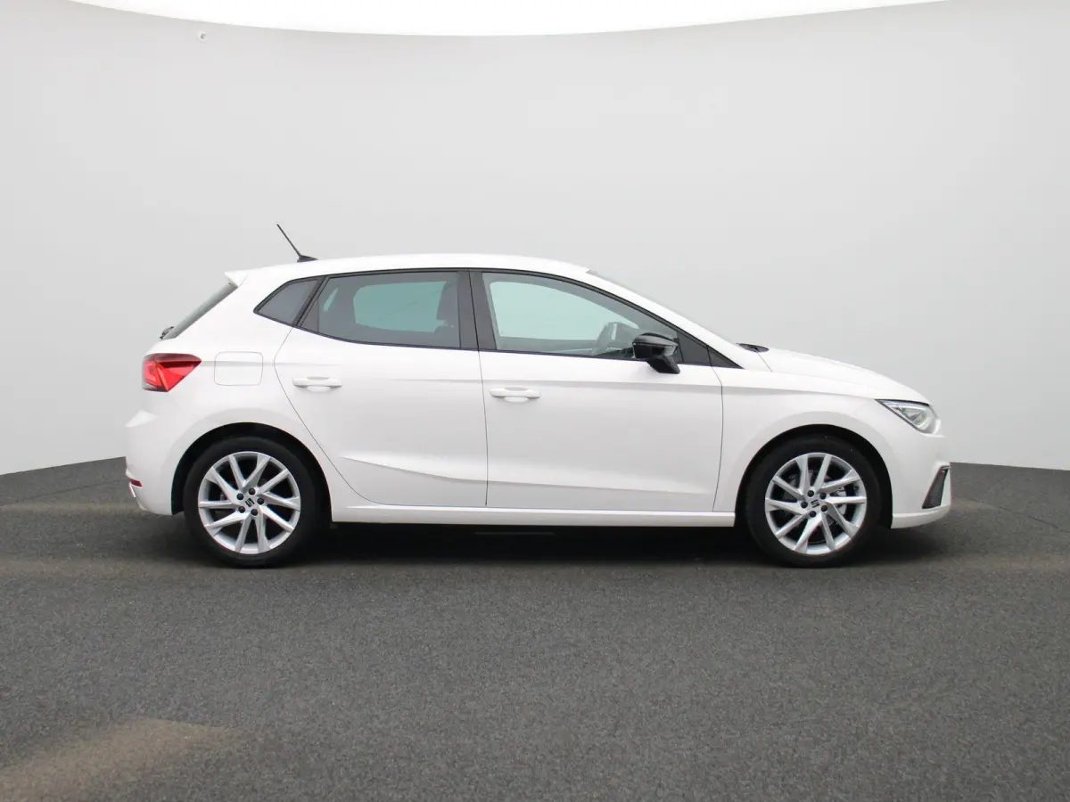 1.0 EcoTSI FR | DEMO | AUTOMAAT | APPLE CARPLAY - ANDROID AUTO | BEATS AUDIO | CLIMATE CONTROL | CRUISE CONTROL | PARKEERSENSOREN | LED | LICHTMETALEN VELGEN |