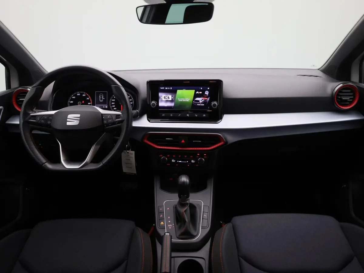 1.0 EcoTSI FR | DEMO | AUTOMAAT | APPLE CARPLAY - ANDROID AUTO | BEATS AUDIO | CLIMATE CONTROL | CRUISE CONTROL | PARKEERSENSOREN | LED | LICHTMETALEN VELGEN |