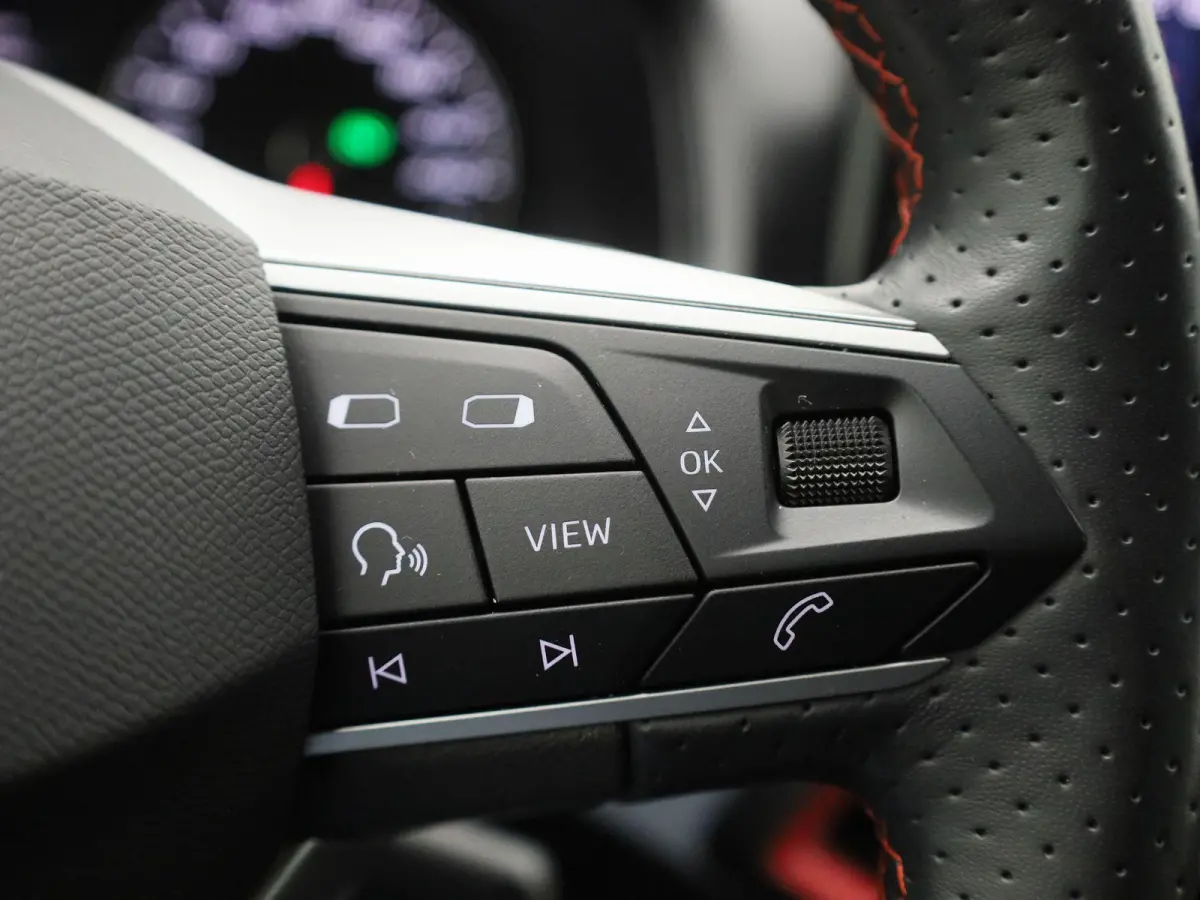 1.0 EcoTSI FR | DEMO | AUTOMAAT | APPLE CARPLAY - ANDROID AUTO | BEATS AUDIO | CLIMATE CONTROL | CRUISE CONTROL | PARKEERSENSOREN | LED | LICHTMETALEN VELGEN |
