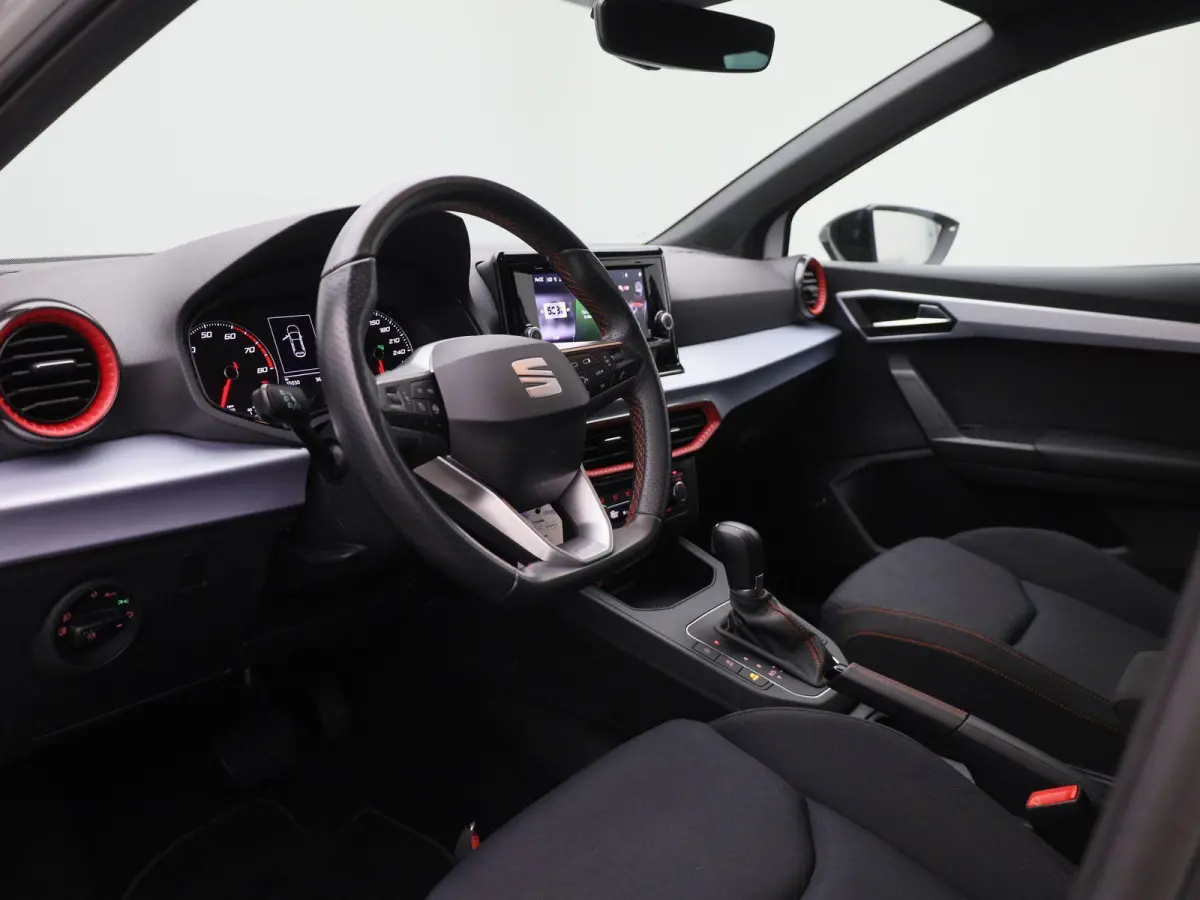 1.0 EcoTSI FR | DEMO | AUTOMAAT | APPLE CARPLAY - ANDROID AUTO | BEATS AUDIO | CLIMATE CONTROL | CRUISE CONTROL | PARKEERSENSOREN | LED | LICHTMETALEN VELGEN |