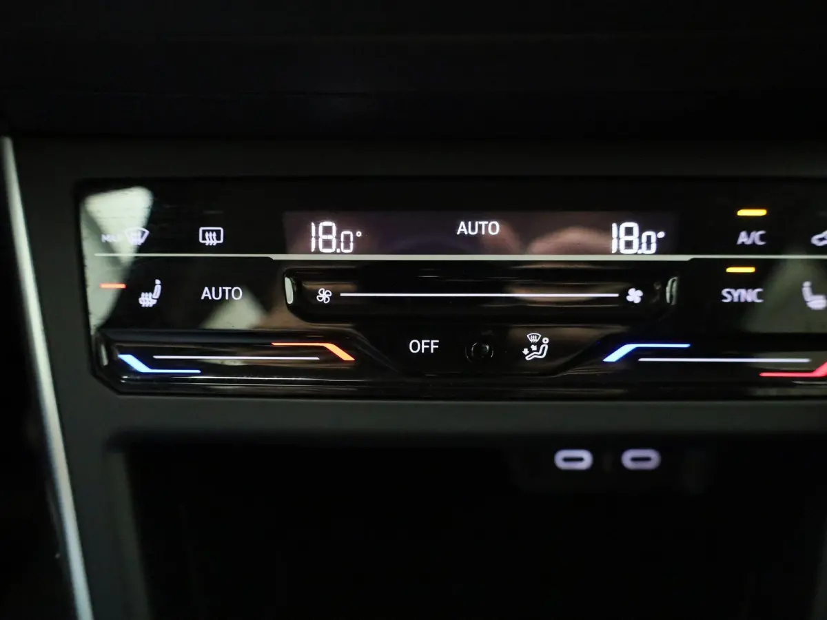 1.0 TSI Life Business 95pk | Navigatie | Apple Carplay/Android Auto | Cruise control adaptief | Digital Cockpit Pro | Climatronic (automatische airco) | Parkeer sensoren voor en achter | sto