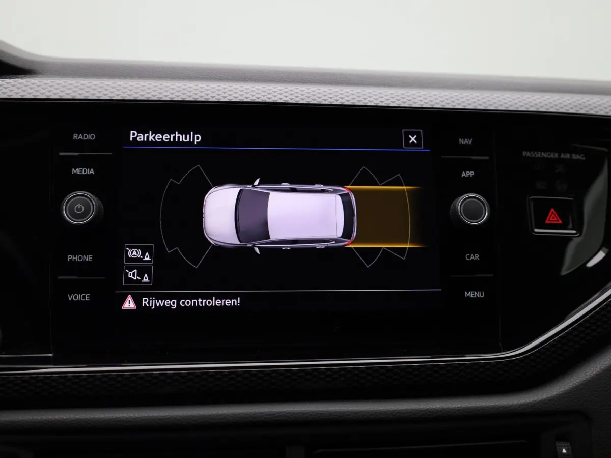 1.0 TSI Life Business 95pk | Navigatie | Apple Carplay/Android Auto | Cruise control adaptief | Digital Cockpit Pro | Climatronic (automatische airco) | Parkeer sensoren voor en achter | sto