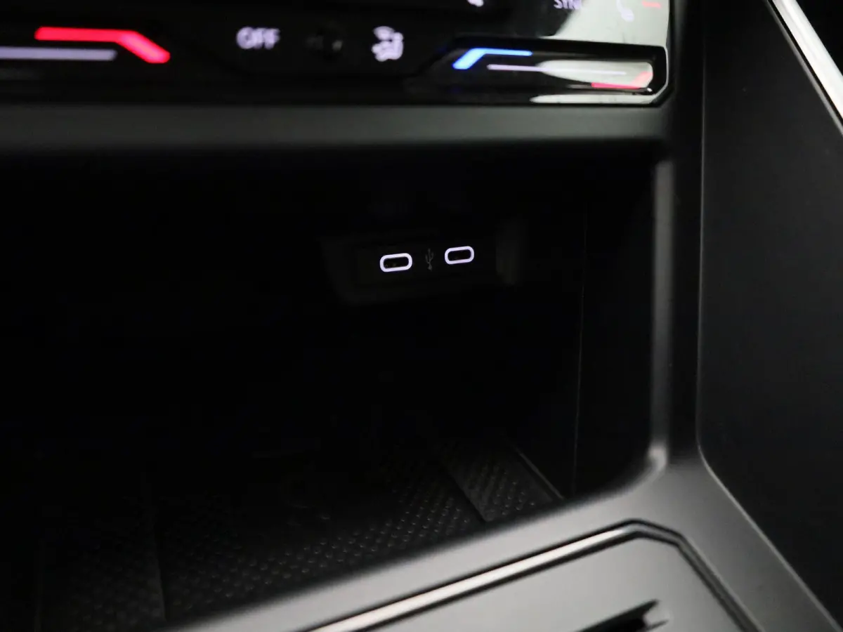 1.0 TSI Life Business 95pk | Navigatie | Apple Carplay/Android Auto | Cruise control adaptief | Digital Cockpit Pro | Climatronic (automatische airco) | Parkeer sensoren voor en achter | sto
