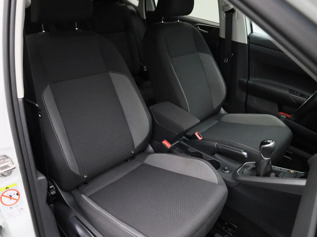 1.0 TSI Life Business 95pk | Navigatie | Apple Carplay/Android Auto | Cruise control adaptief | Digital Cockpit Pro | Climatronic (automatische airco) | Parkeer sensoren voor en achter | sto