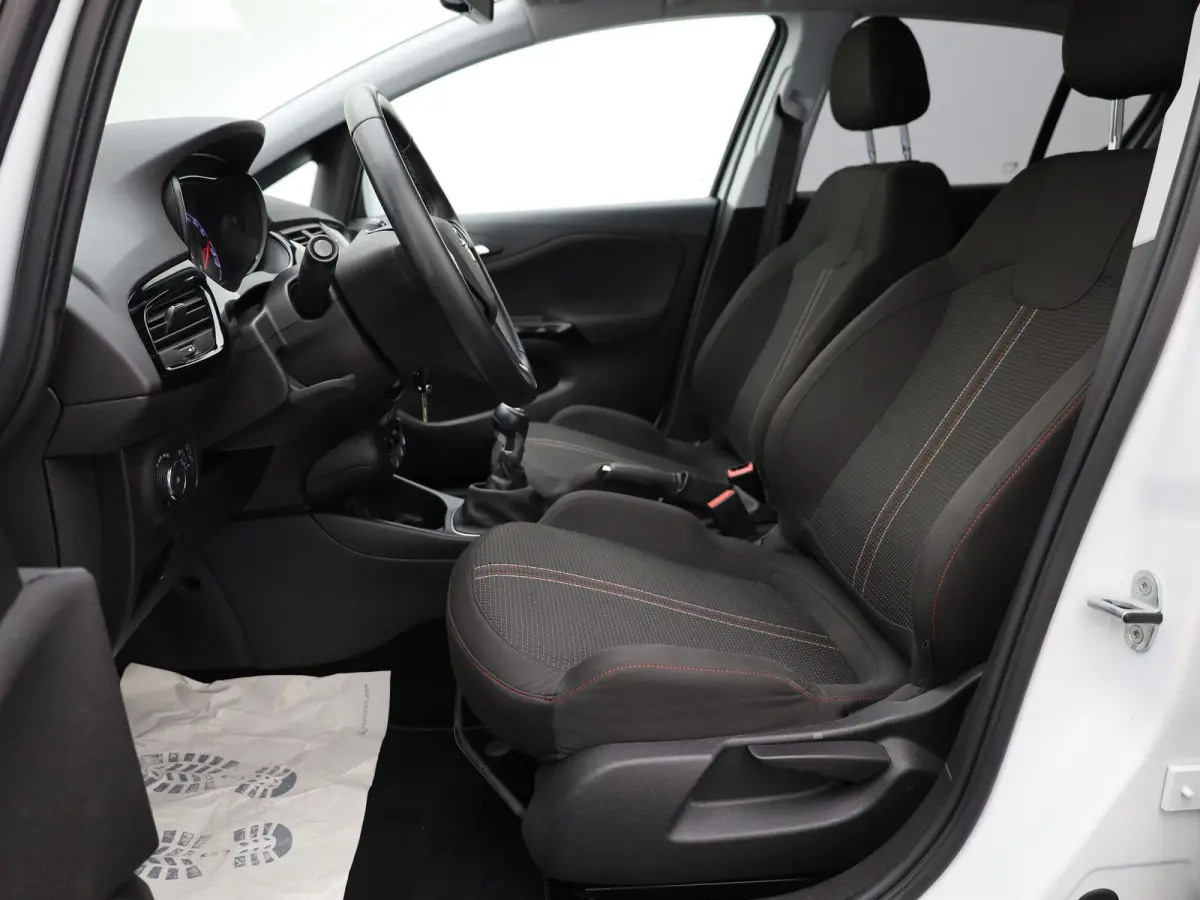 1.0 Turbo 90Pk Online Edition | Camera | Apple Carplay/ Android Auto | Prijs Rijklaar!!