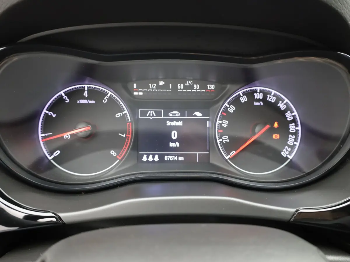 1.0 Turbo 90Pk Online Edition | Camera | Apple Carplay/ Android Auto | Prijs Rijklaar!!