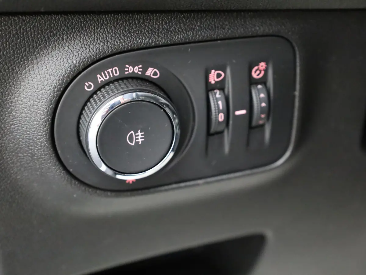1.0 Turbo 90Pk Online Edition | Camera | Apple Carplay/ Android Auto | Prijs Rijklaar!!