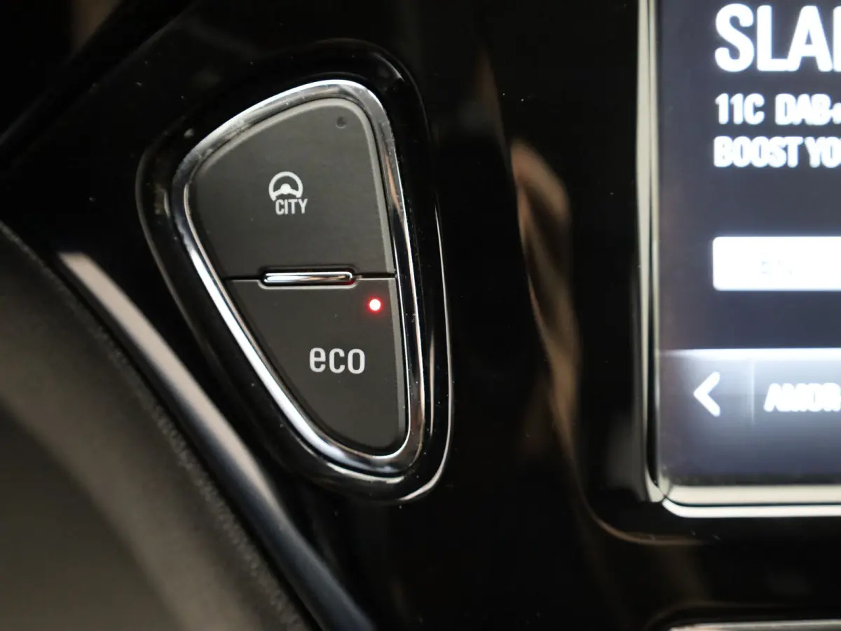 1.0 Turbo 90Pk Online Edition | Camera | Apple Carplay/ Android Auto | Prijs Rijklaar!!