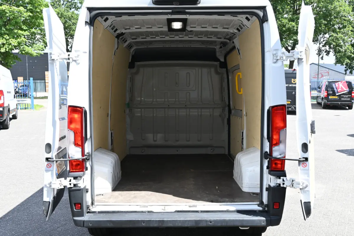 L2H2 2.2 MultiJet 140 pk 3.5t Camera, Cruise control, 270 Graden deuren