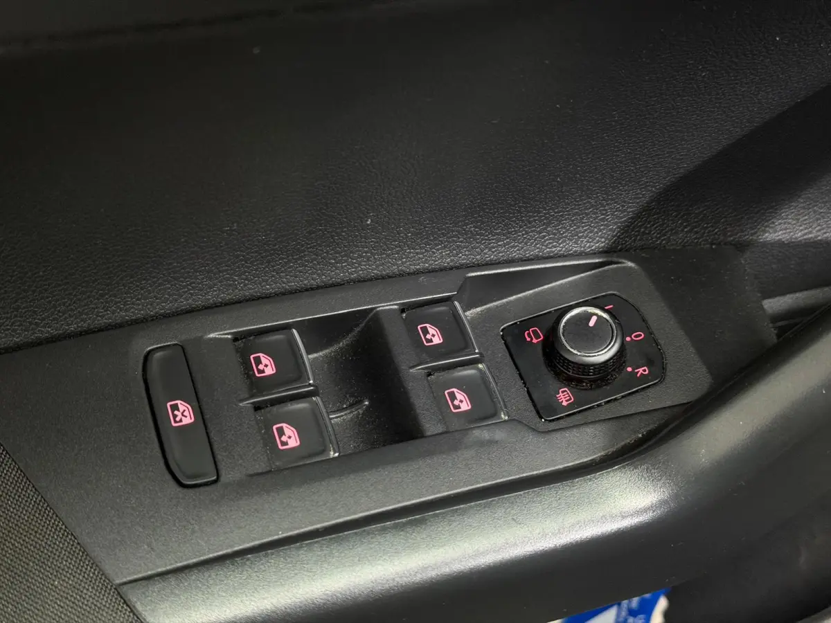 1.6 TDI Comfortline Business R Line LED