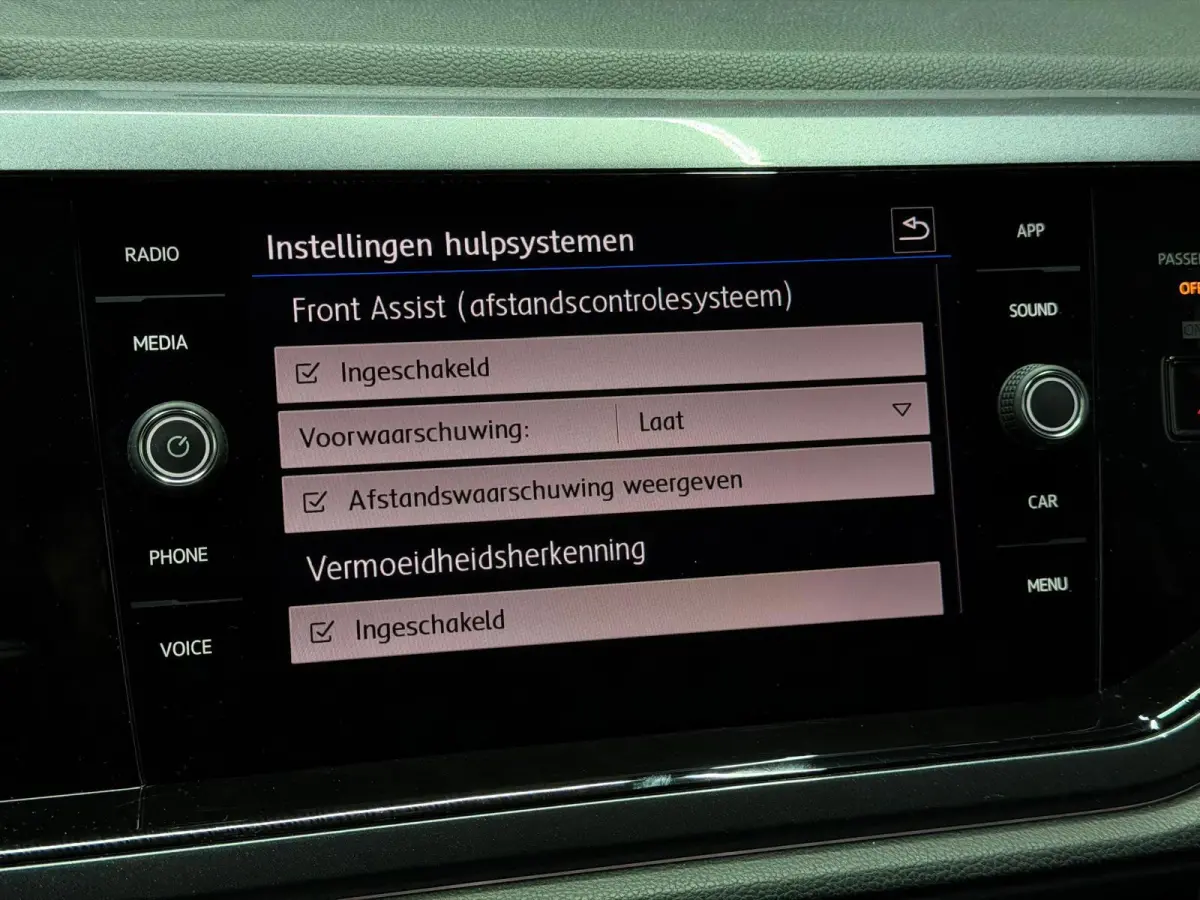 1.6 TDI Comfortline Business R Line LED