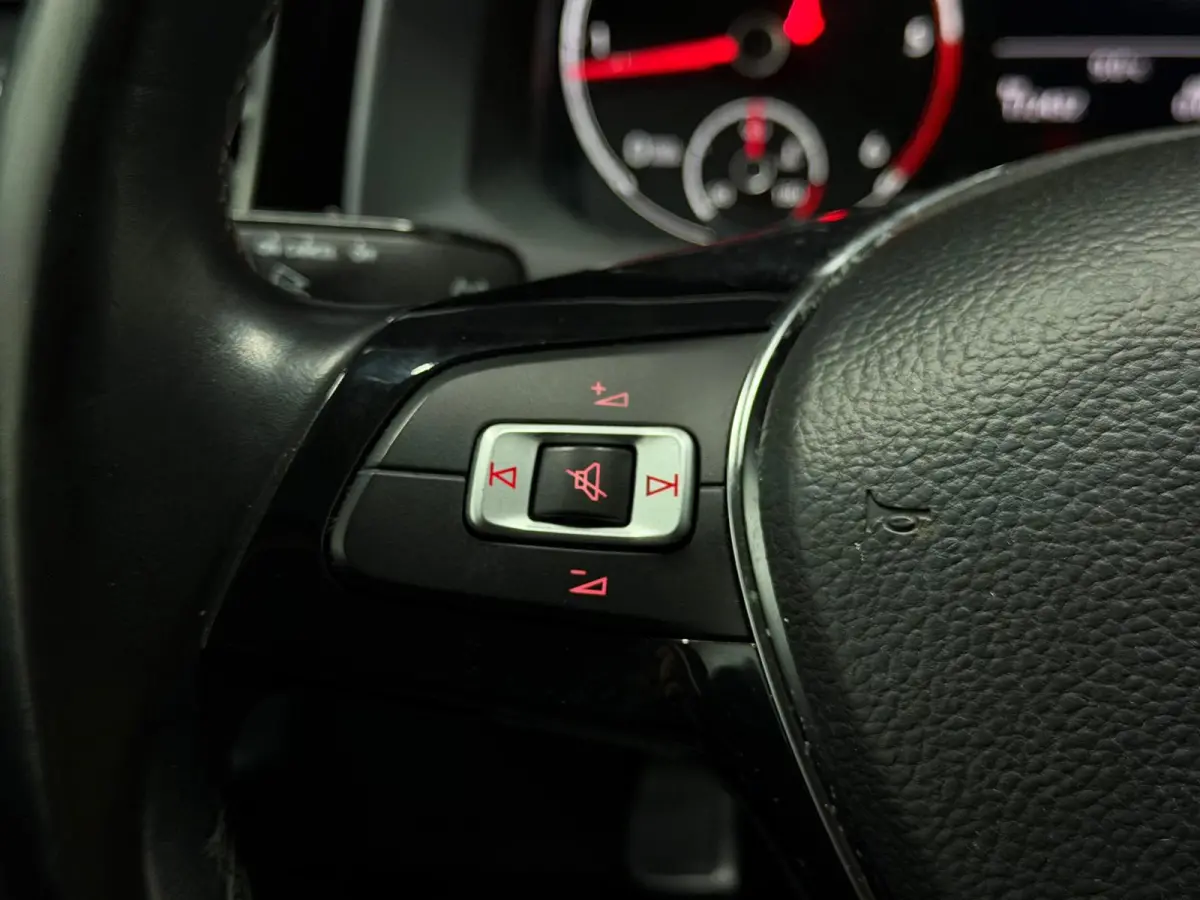 1.6 TDI Comfortline Business R Line LED