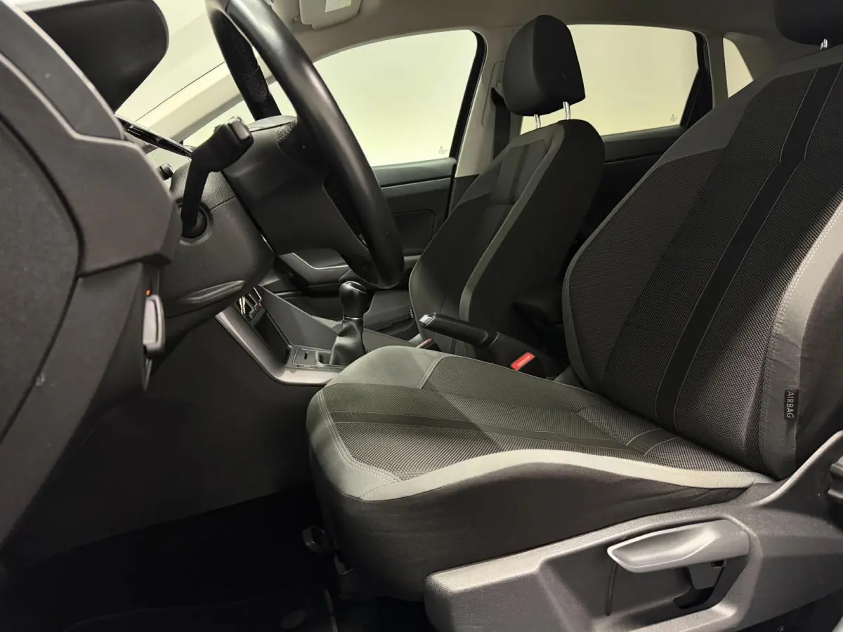 1.6 TDI Comfortline Business R Line LED