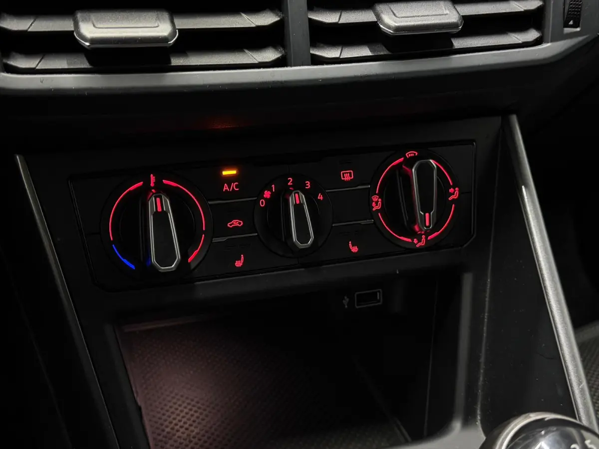 1.6 TDI Comfortline Business R Line LED