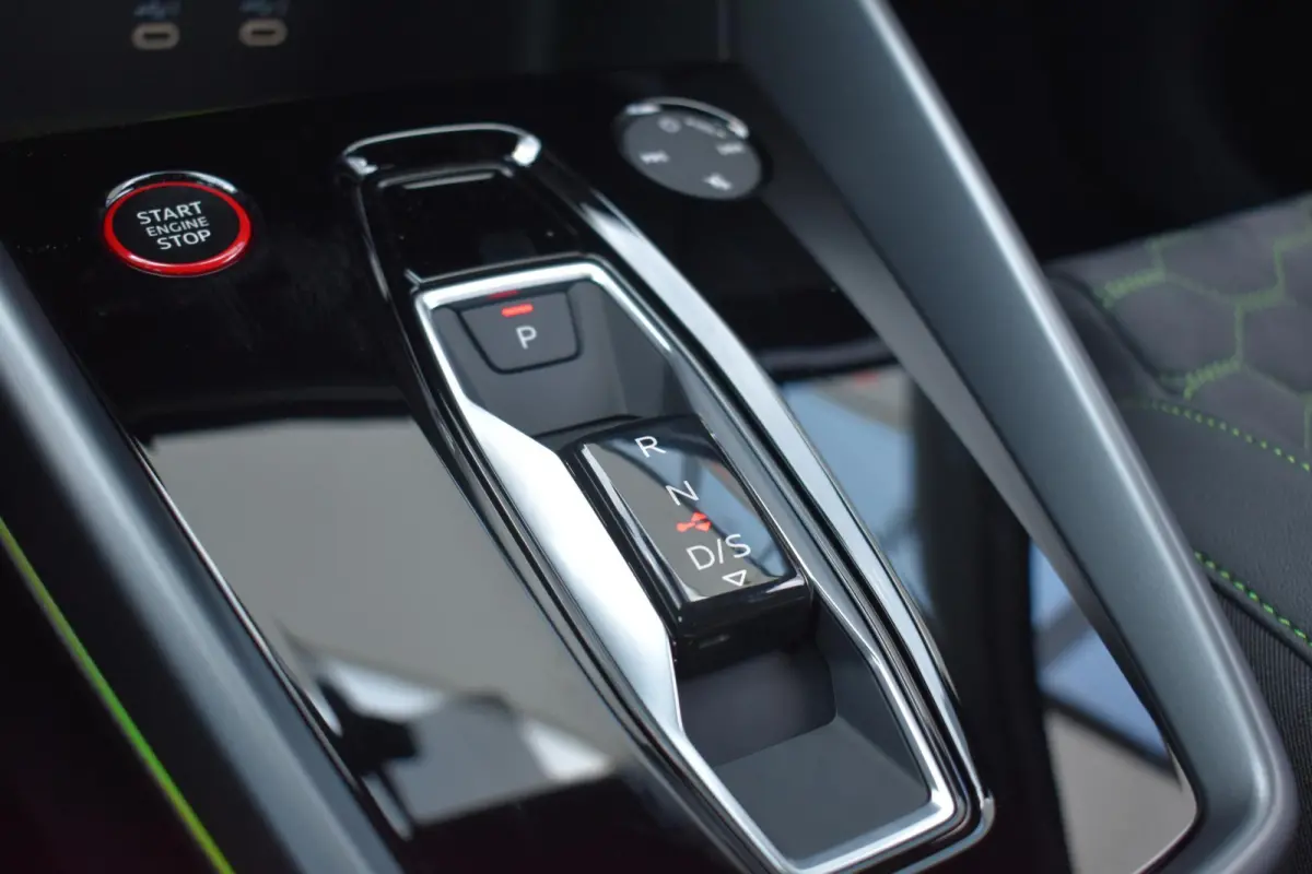 2.5 TFSI RS 3 quattro Hulk Sonos HUD Pano