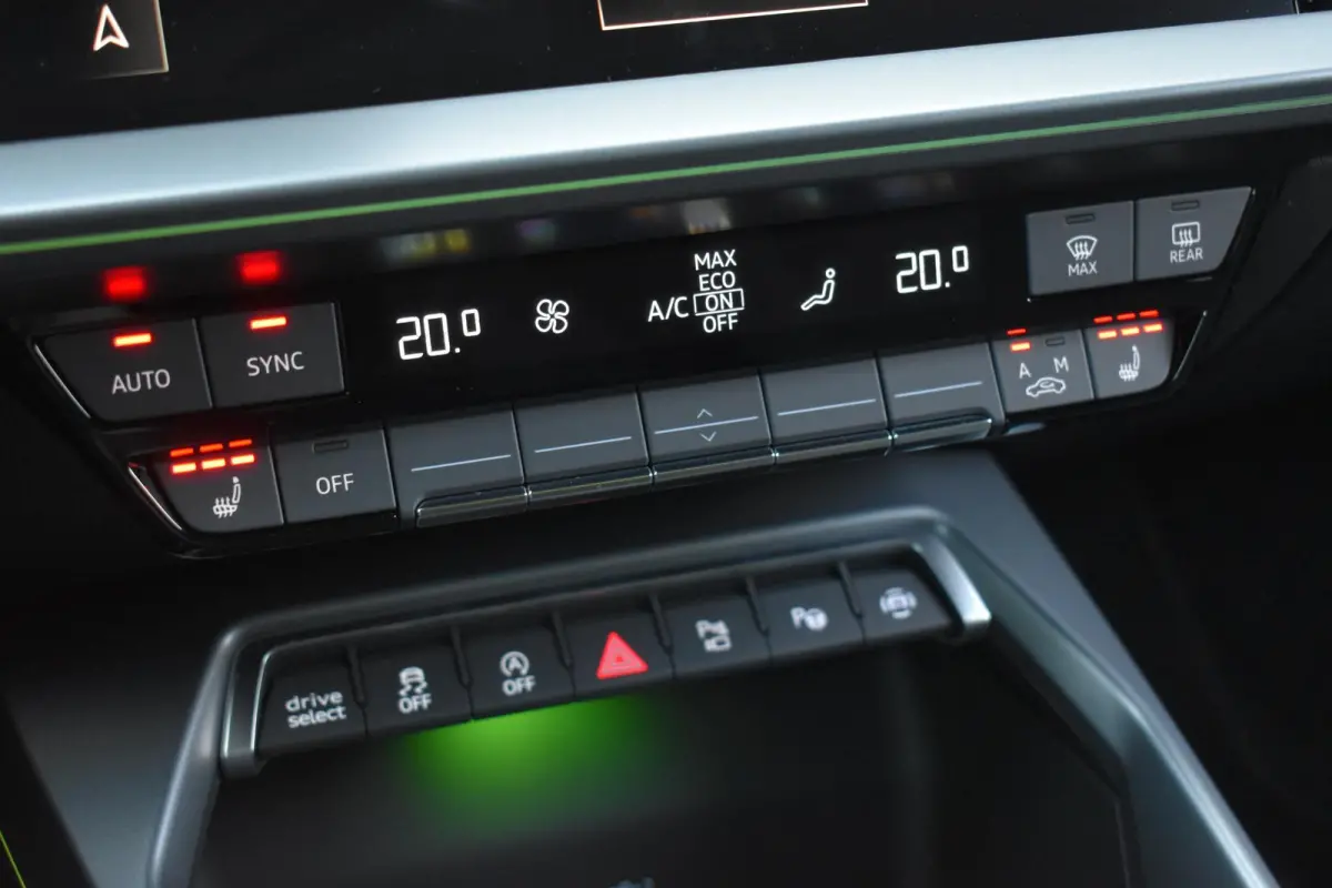 2.5 TFSI RS 3 quattro Hulk Sonos HUD Pano