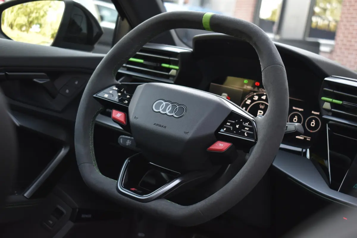 2.5 TFSI RS 3 quattro Hulk Sonos HUD Pano