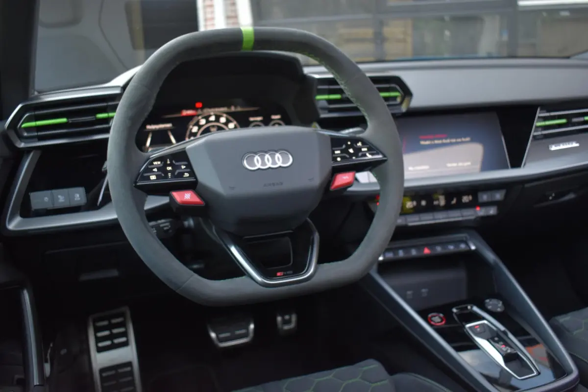 2.5 TFSI RS 3 quattro Hulk Sonos HUD Pano