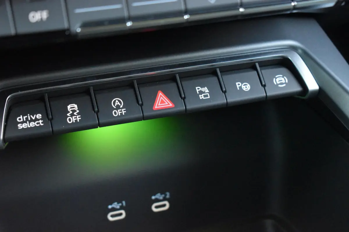 2.5 TFSI RS 3 quattro Hulk Sonos HUD Pano