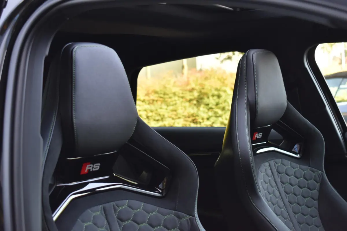 2.5 TFSI RS 3 quattro Hulk Sonos HUD Pano