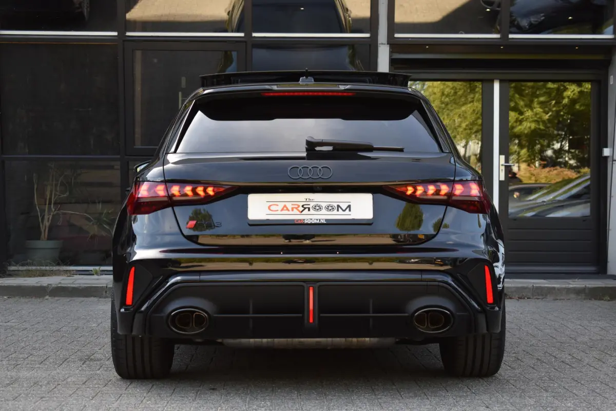 2.5 TFSI RS 3 quattro Hulk Sonos HUD Pano