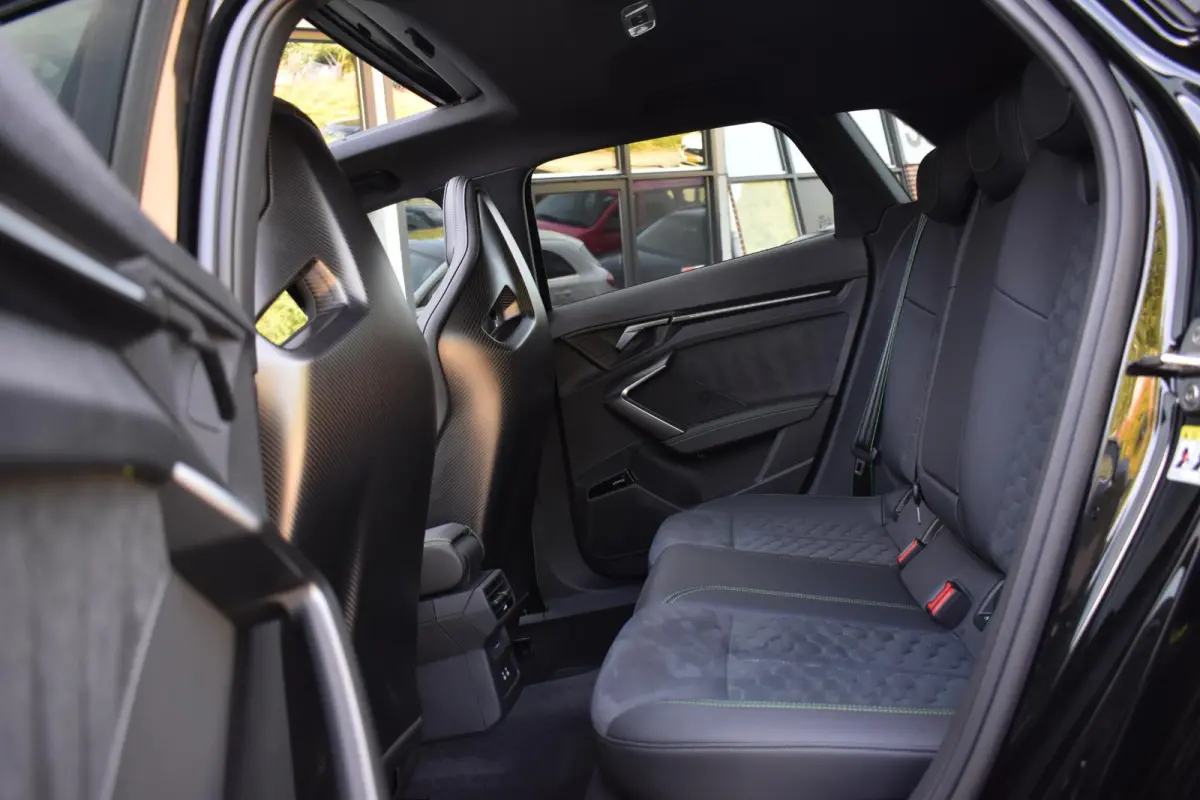 2.5 TFSI RS 3 quattro Hulk Sonos HUD Pano