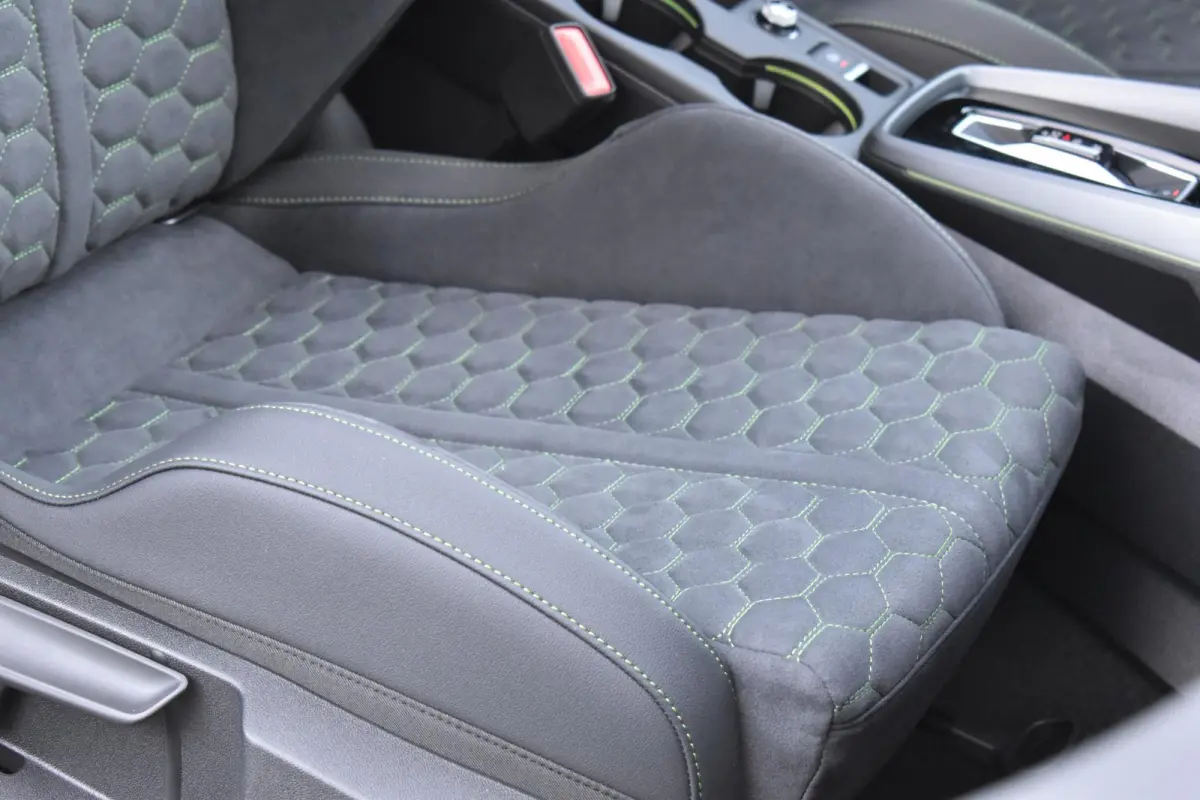 2.5 TFSI RS 3 quattro Hulk Sonos HUD Pano