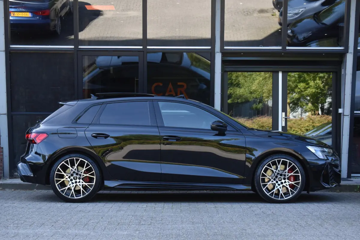 2.5 TFSI RS 3 quattro Hulk Sonos HUD Pano