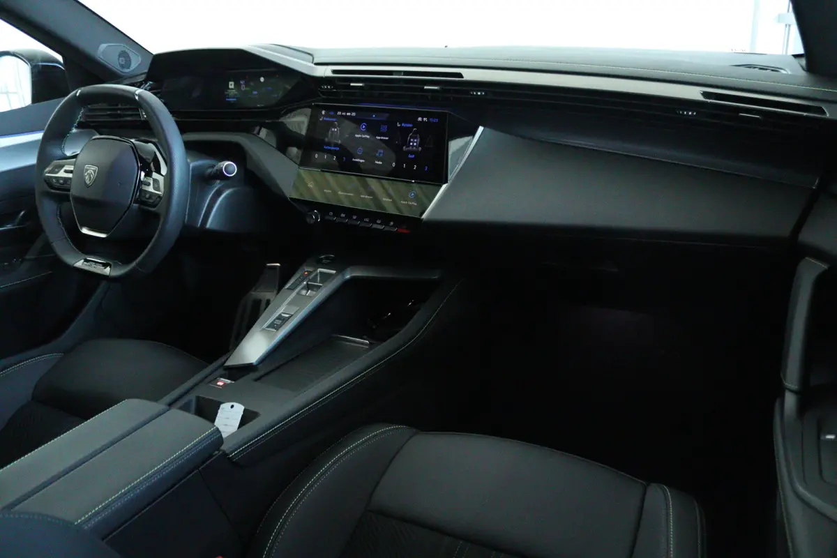GT 54 kWh | Adapt. Cruise | Alcantara | 360 Camera | Massage | Elektr. Klep | Stoel+Stuurverwarming | Carplay | Navi | Climate | Matrix LED | Keyless | AGR