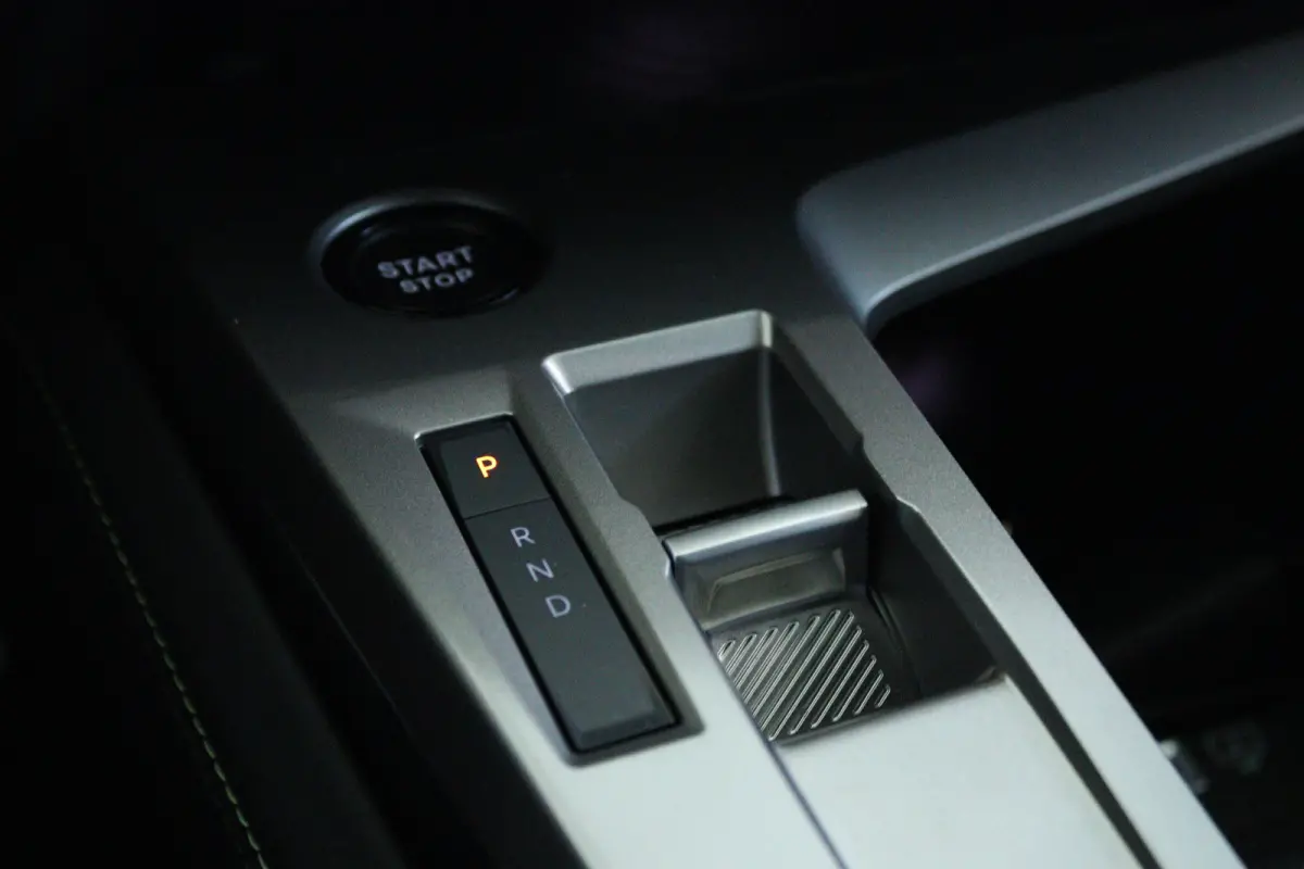 GT 54 kWh | Adapt. Cruise | Alcantara | 360 Camera | Massage | Elektr. Klep | Stoel+Stuurverwarming | Carplay | Navi | Climate | Matrix LED | Keyless | AGR