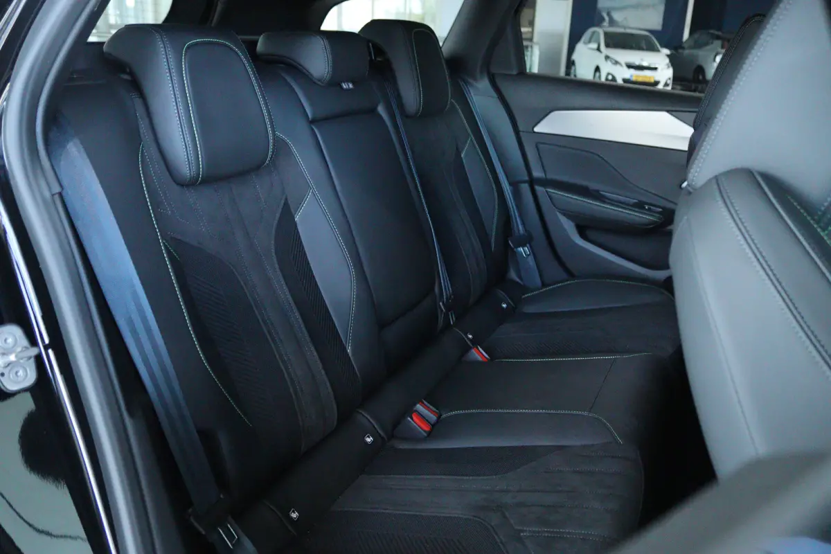 GT 54 kWh | Adapt. Cruise | Alcantara | 360 Camera | Massage | Elektr. Klep | Stoel+Stuurverwarming | Carplay | Navi | Climate | Matrix LED | Keyless | AGR