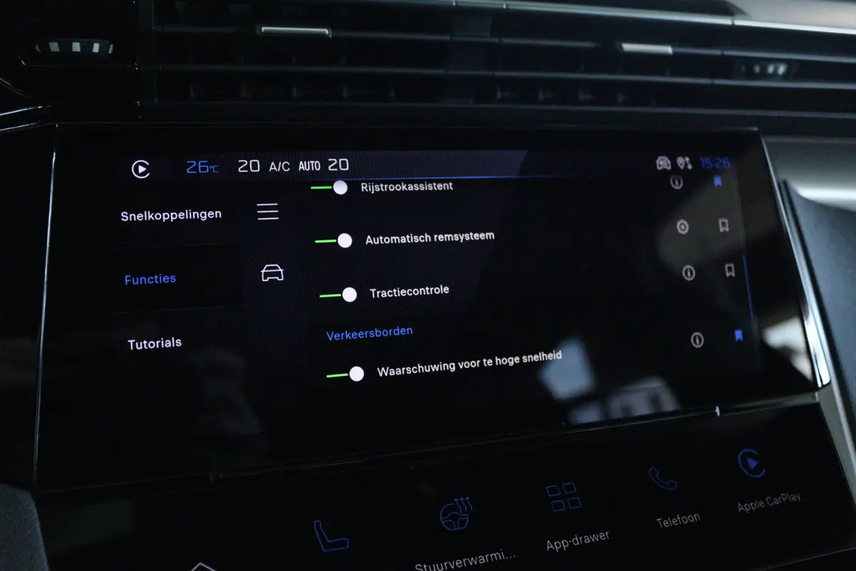 GT 54 kWh | Adapt. Cruise | Alcantara | 360 Camera | Massage | Elektr. Klep | Stoel+Stuurverwarming | Carplay | Navi | Climate | Matrix LED | Keyless | AGR