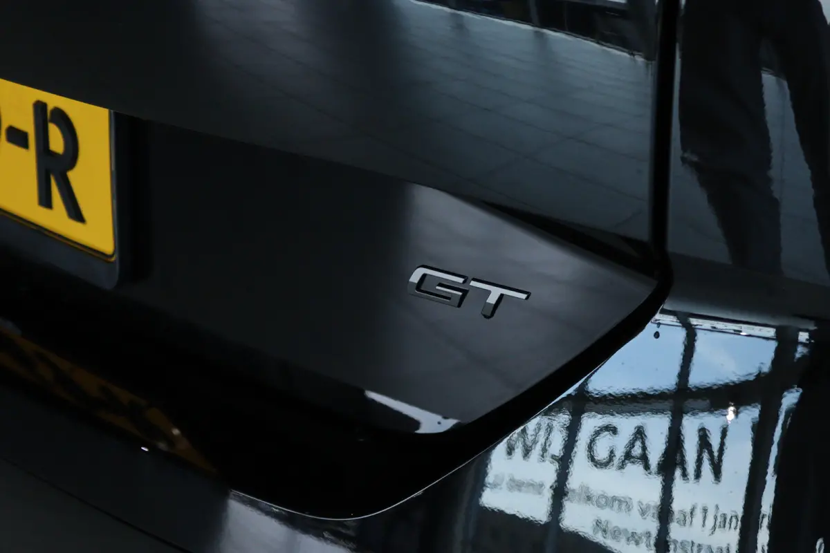 GT 54 kWh | Adapt. Cruise | Alcantara | 360 Camera | Massage | Elektr. Klep | Stoel+Stuurverwarming | Carplay | Navi | Climate | Matrix LED | Keyless | AGR