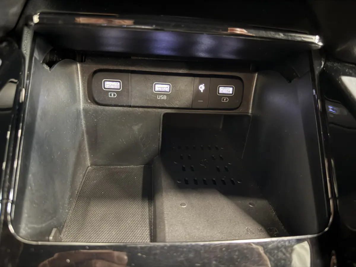 1.6 T-GDI Plug-in Hybrid 4WD Platinum LEER/HEAD-UP/BOSE/360CAMERA/SOH 97%/LED/VENTILATIE+MEMORY/CARPLAY/19"/EL.A.KLEP/DONKERE-HEMEL/NIVEAU-REGELING/NET GROTE OH BEURT GEHAD BIJ KIA DEALER (/