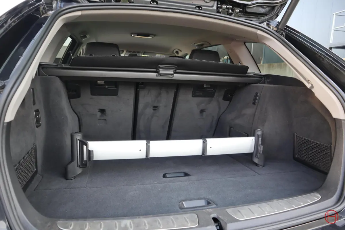 320i Luxury Line / Leder / LED / Stoelverwarming / PDC