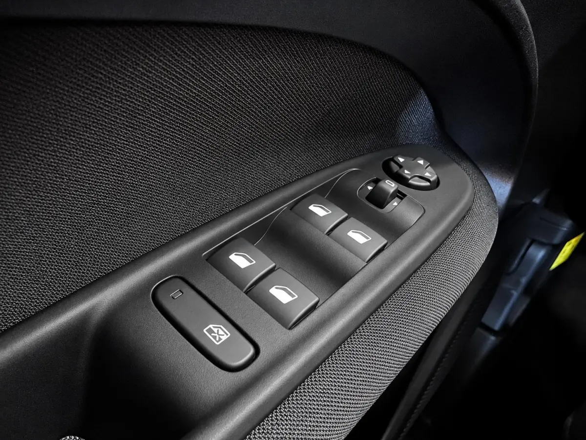 1.2 Hybrid Icon Wireless CarPlay Stoelverwarming Cruise Control PDC+Camera achter Full  LED Virtual Cockpit