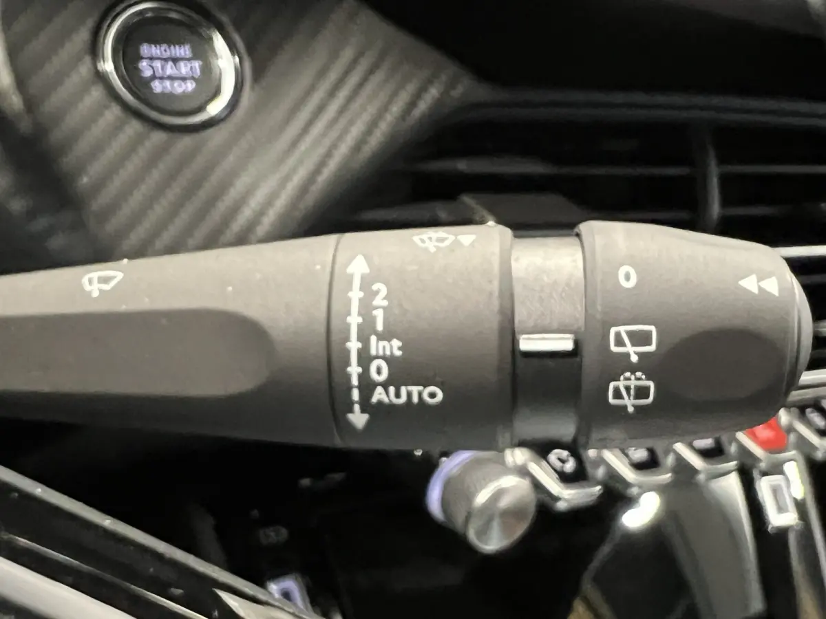 EV Allure Avantage 54 kWh | SoH 97% | Achteruitrijcamera | Android/Apple Carplay | LM Velgen 17" | PDC Voor en Achter | Cruise Control | Bluetooth | DAB | Airco |