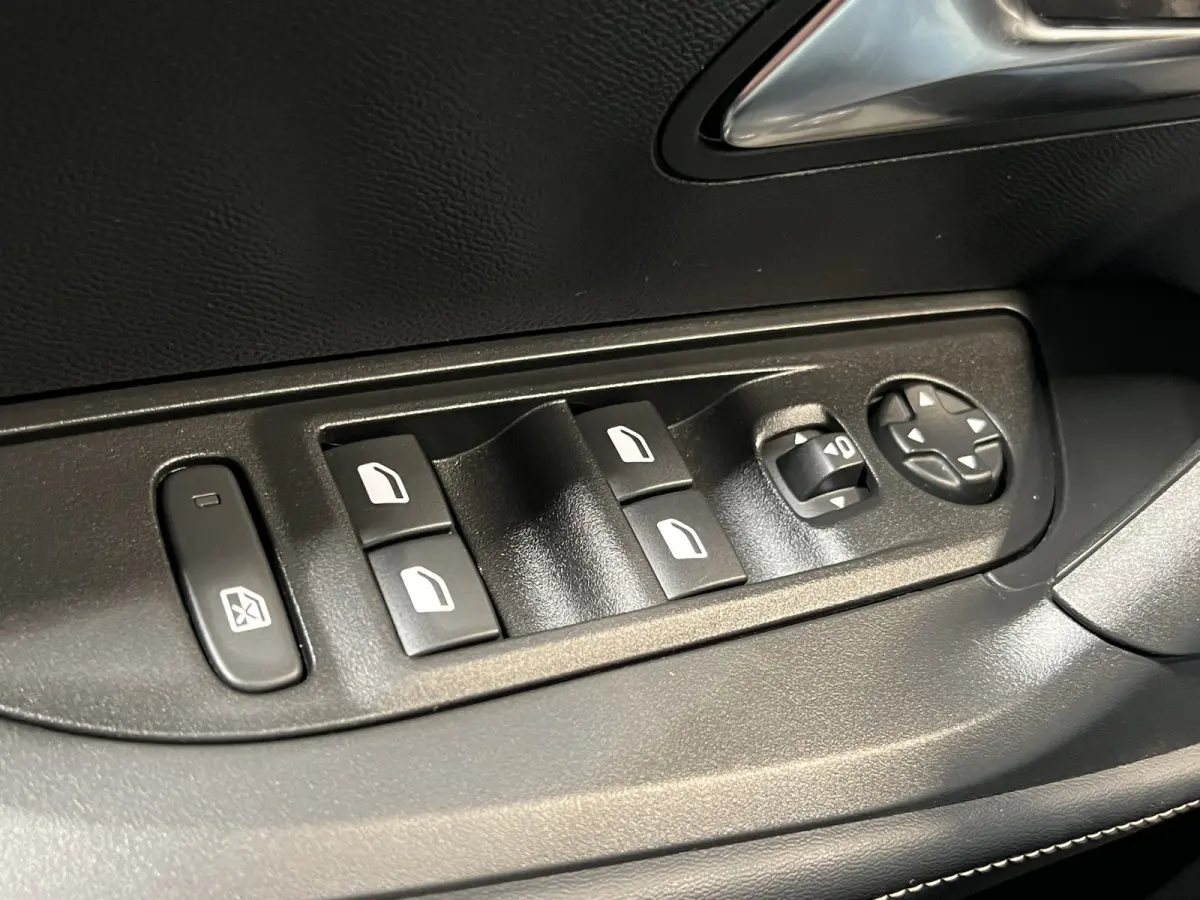 EV Allure Avantage 54 kWh | SoH 97.8% | Android/Apple Carplay | LM Velgen 17" | PDC Voor en Achter | Cruise Control | Bluetooth | DAB | Airco |